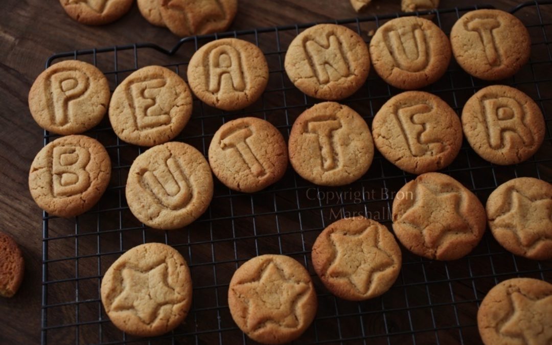 Peanut Butter Cookies – Just Three Ingredients!